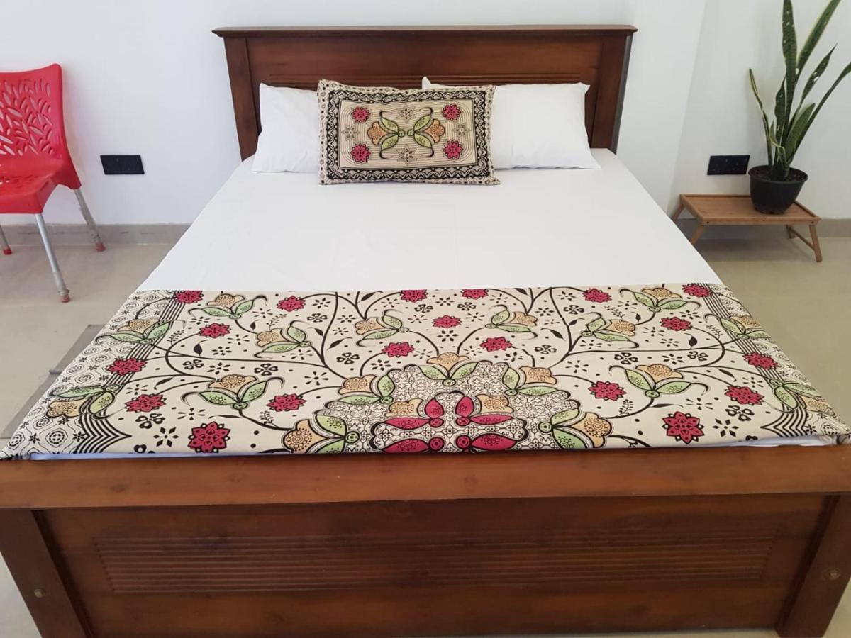 Pearl'S Homestay Матале Екстериор снимка